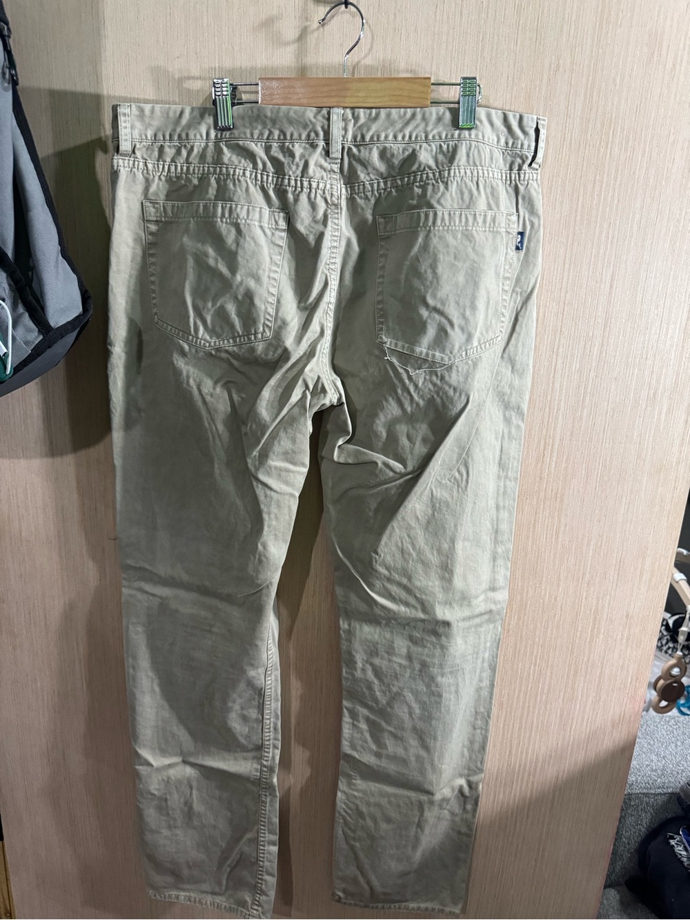 Vineyard Vines Men’s Chinos in Light Khaki Size 36 - Picture 2 of 4